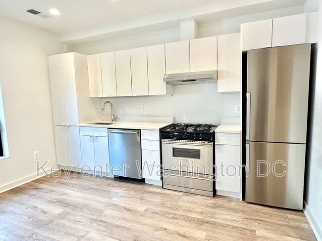 1460 Belmont St NW Unidad NW 102