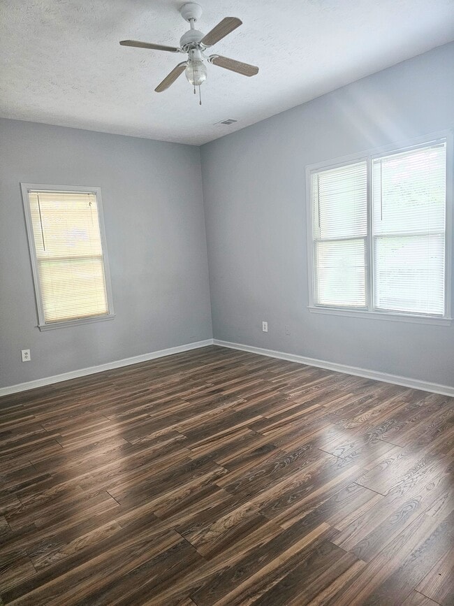 Photo - 1333 Oak St SW