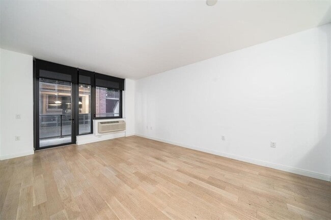 Photo - 160 1st St Unit 410