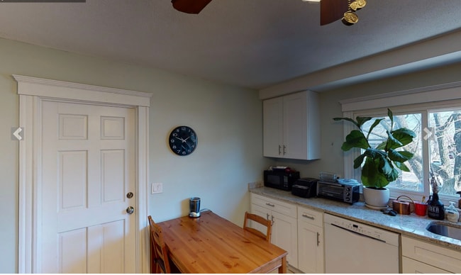 Photo - 18 Bond St Unit 1