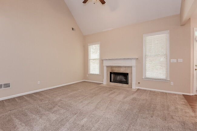 Photo - 207 Wildwood Way