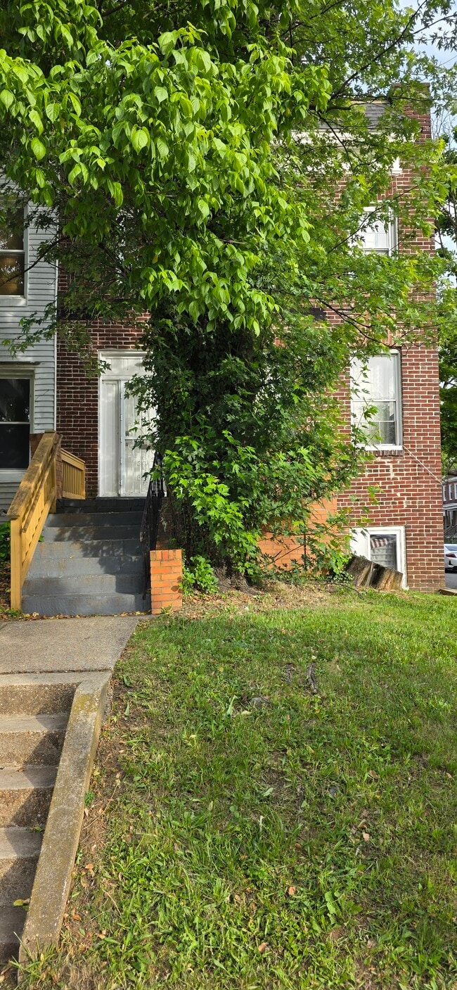 Photo - 3629 W Garrison Ave Unit Apt 1