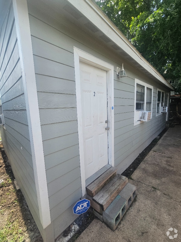 Building Photo - 7909 Brutus St Rental