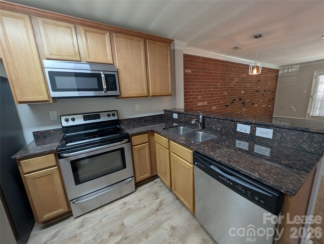 Photo - 1215 Green Oaks Ln Unit F