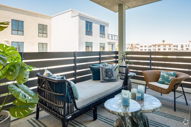 2 BR, 2 BA - Prado West