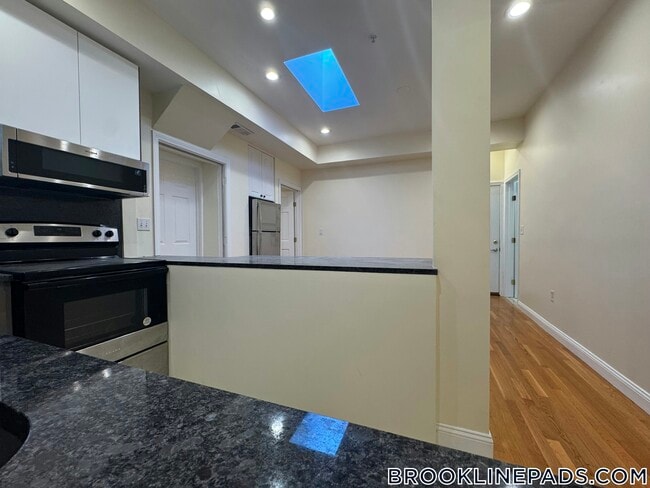 Photo - 1801 Beacon St Unidad 8