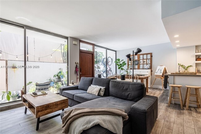 Photo - 3166 Bird Ave