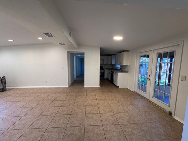 Photo - Island Charm on the North End – 5 Minutes to the Beach & Historic Downtown!