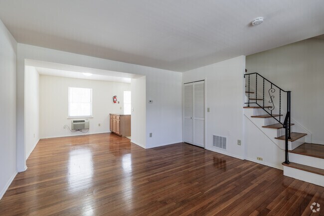 2BR, 2BA - 1,036SF - Living Room