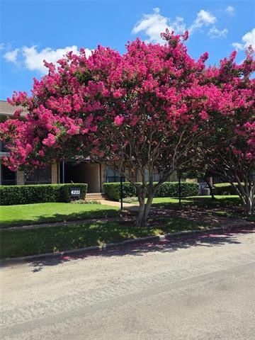 Building Photo - 4211 Newton Ave Unit 107