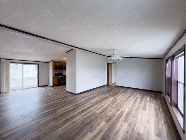 Photo - Spacious 4 bedroom single family home