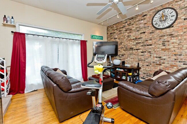 Photo - 616 N Paulina St