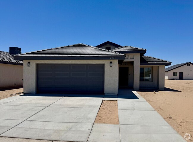Building Photo - Three Bedroom Two Bath San Luis Home in Lo...