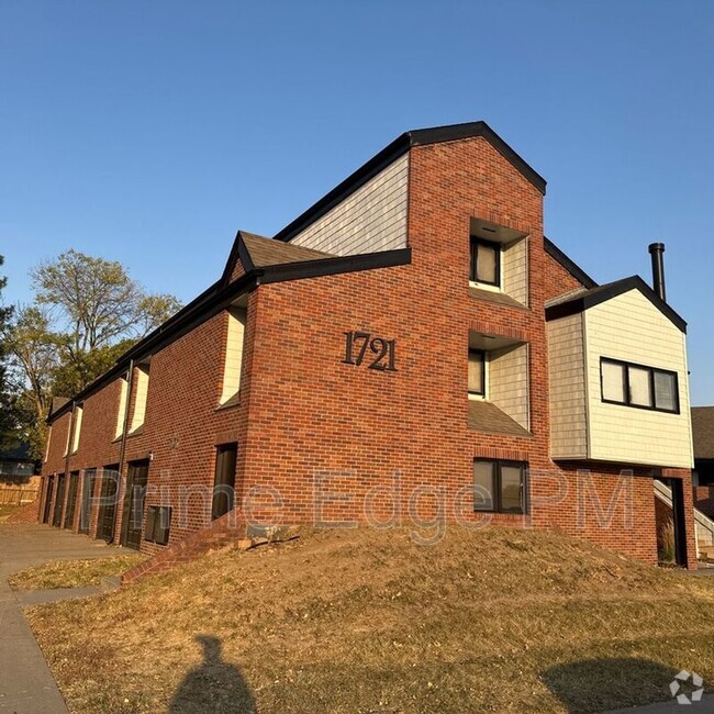 Building Photo - 1721 Ridgehaven Ct Rental