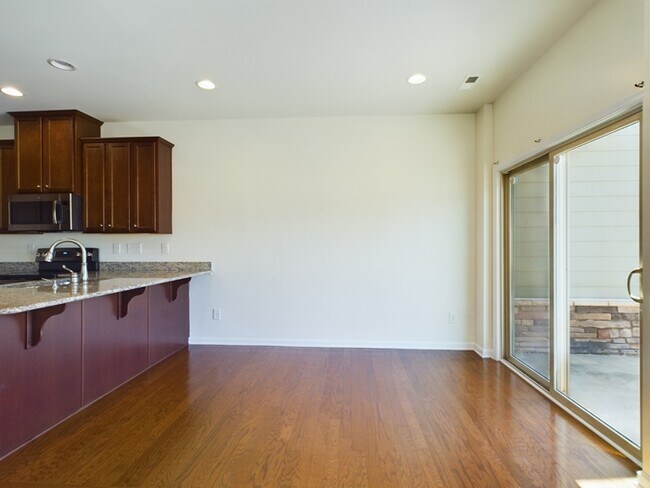 Photo - 318 Scenic View Ln