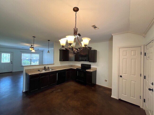 Photo - New Listing!