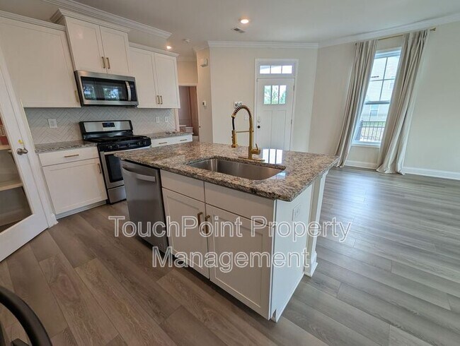 Photo - 634 Cypress Glen Ln