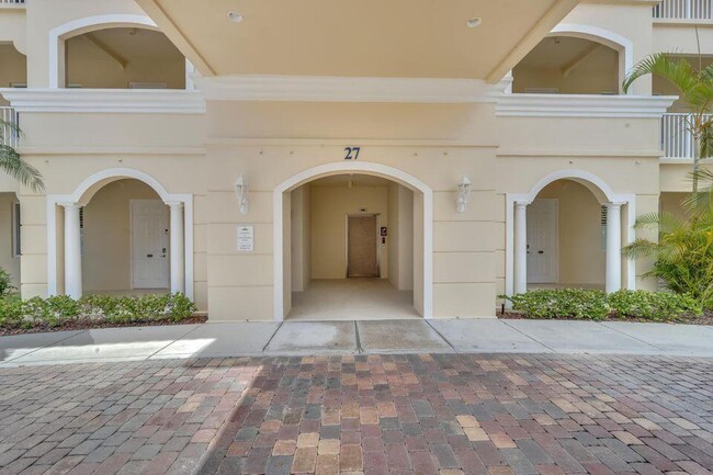 Building Photo - 27 Harbour Isle Dr W Unit 106 Rental
