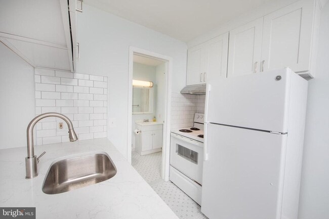 Photo - 129 S Main St Unidad A