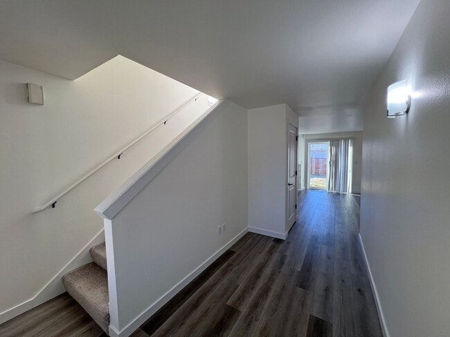 Photo - 16241-16243 Curry Ct SE