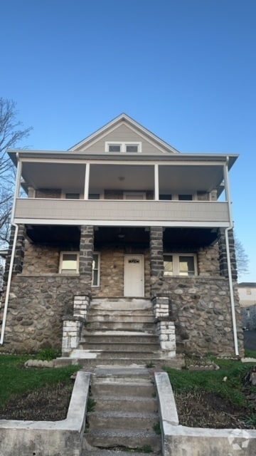 Building Photo - 64 Maplewood Ave Unit Navanne Rental