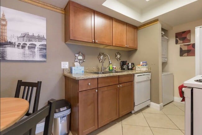 Photo - Super Cute 1 Bed/1 Bath Condo Near the Strip!