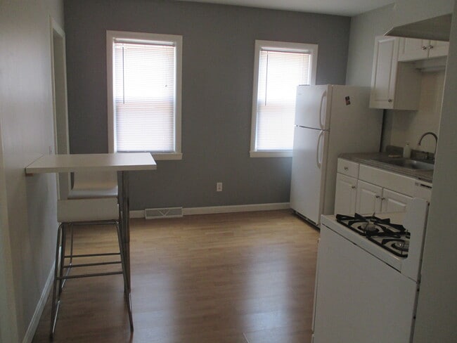 141 Bath St