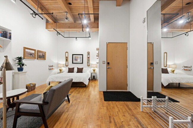 Photo - 10303-10107 107 St NW Unit SI ID1507611P