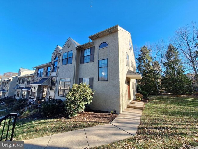 Photo - 1411 Aspen Ct Townhome