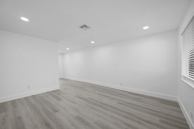 Photo - 2785 Reo Ln Unit 2
