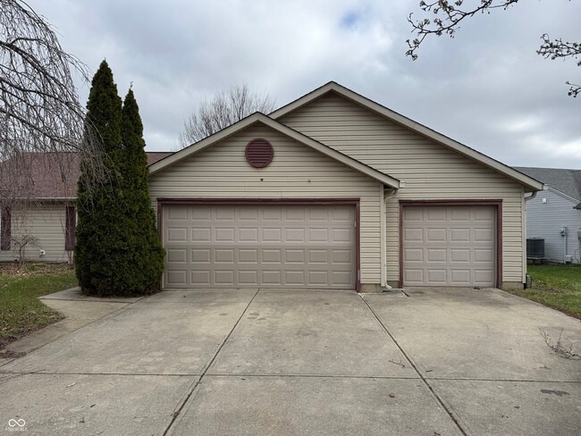 Photo - 5632 Rains Ln