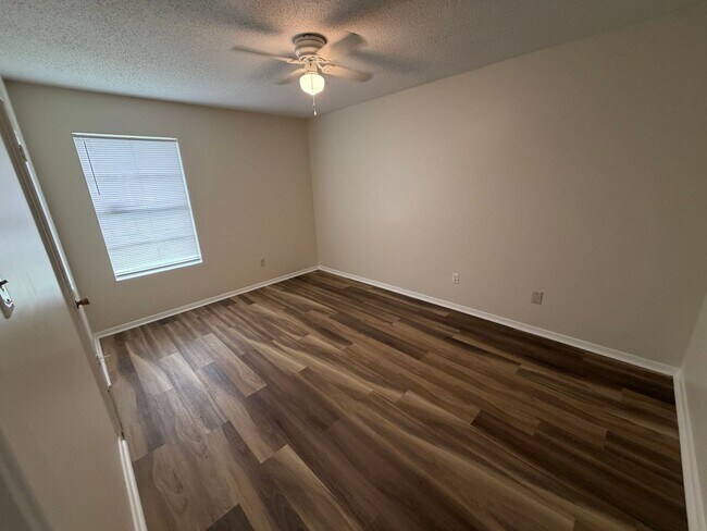 Photo - 12 Southland Ct