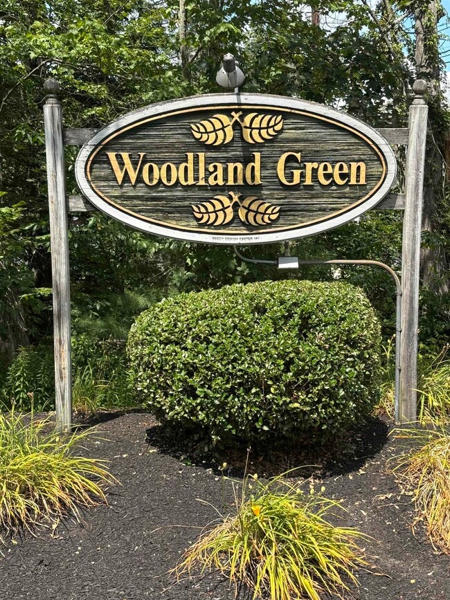 Building Photo - 12 Woodland Green Rental