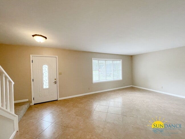 Photo - Beautiful 3 Bedroom Townhouse Close to Both Bases!