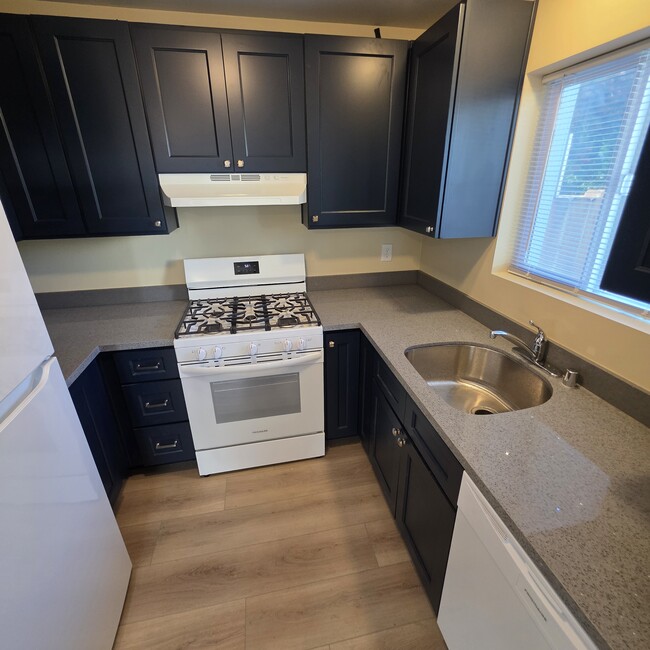 Photo - 2179 Beebee St