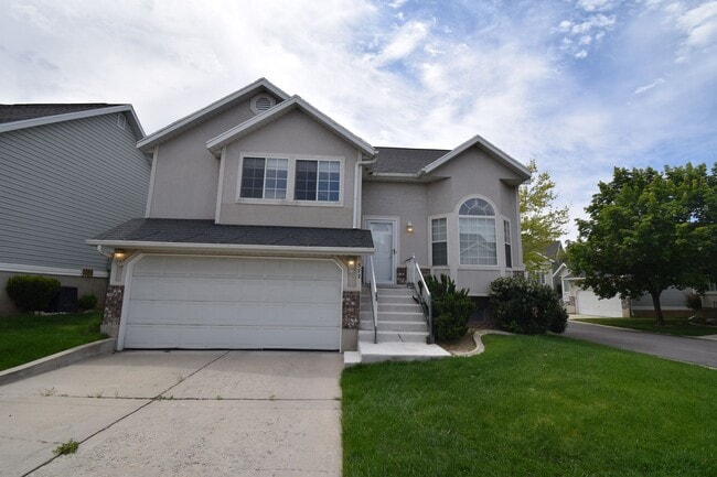 Building Photo - 3 Bedroom 2 Bath House in Midvale!!!