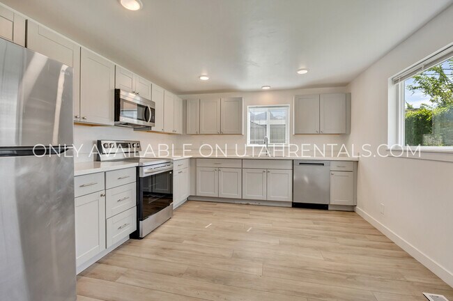 Photo - 1535 S 450 E