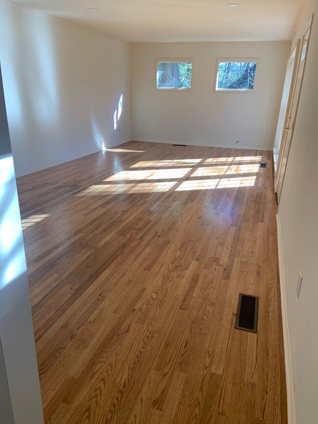 Photo - 225 Habersham Dr