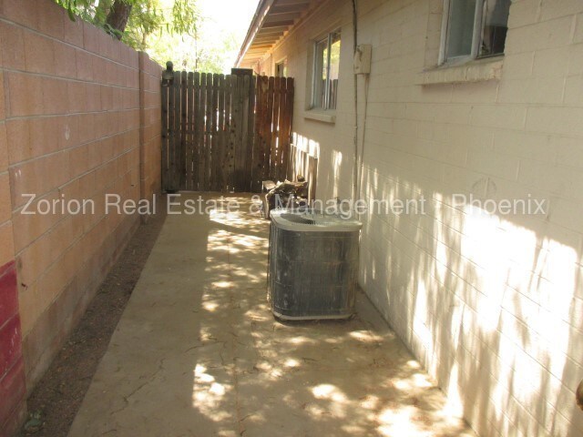 Photo - 2 bedroom 1 bath in Scottsdale! Unidad 3
