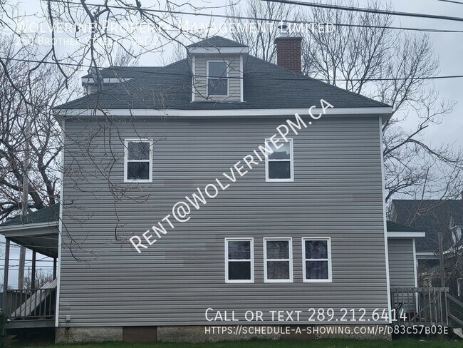 Photo - A Duplex on a beautifully treed lot Unité 1
