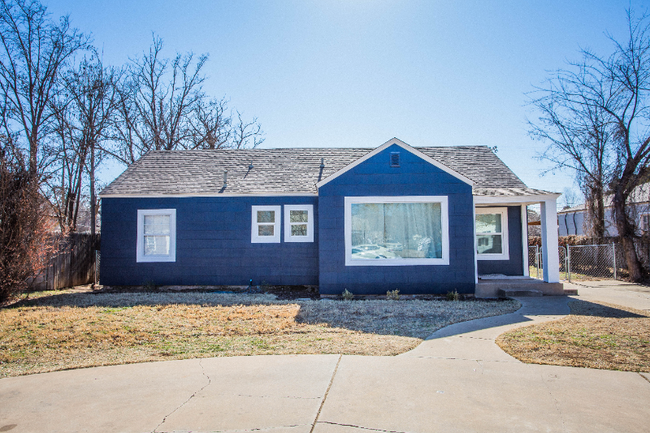 Building Photo - 2409 30th St Rental