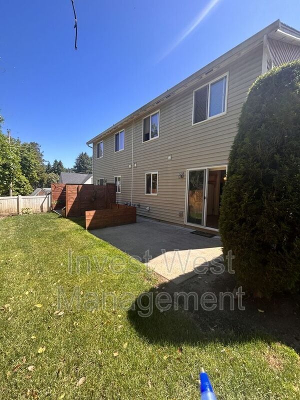 Photo - 359 NE Lechner St