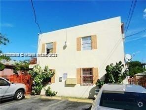 Building Photo - 2015 NW 6th Pl Unit 5 Rental