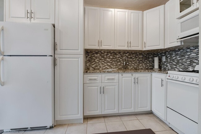 Photo - 2539 S Bayshore Dr