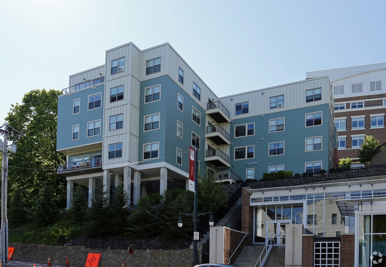 Crescent Heights - Crescent Heights Apartments
