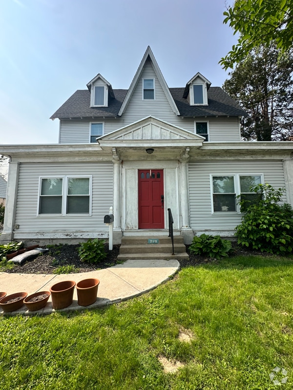 Building Photo - 219 W Chester Pike Rental