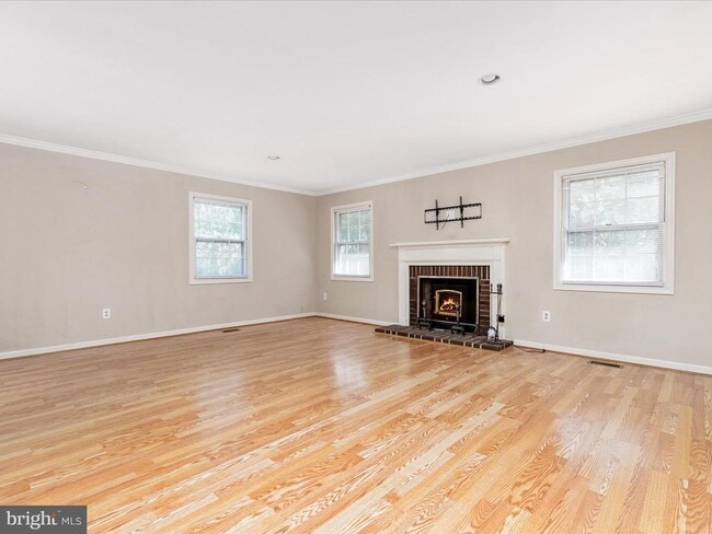 Photo - 4405 Manor Hall Ln