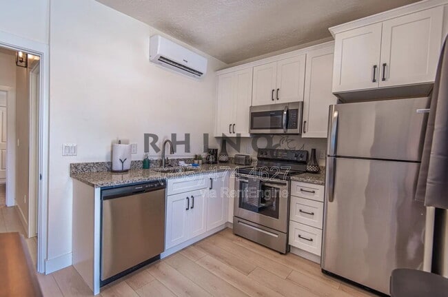 Building Photo - 343 E Coatsville Ave Unit 2