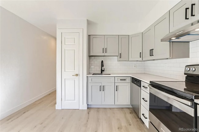 Photo - 1632 Chester St