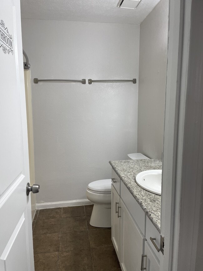 Photo - 107 Lakeside Cir